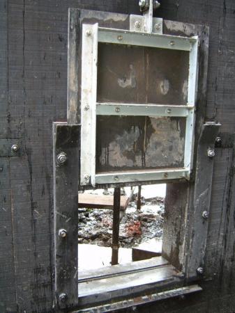 Lock gate renew-Resolven. Detail of gate paddle Lock gate renew-Resolven. Detail of gate paddle
