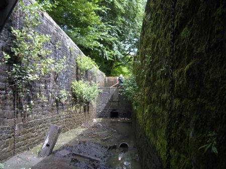 Lock gate renewal -Resolven. Lock chamber from bottom gate cill Lock gate renewal -Resolven. Lock chamber from bottom gate cill