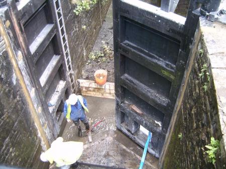Lock gate renew-Resolven. Grouting around gate bottom after the flood, Lock gate renew-Resolven. Grouting around gate bottom after the flood,